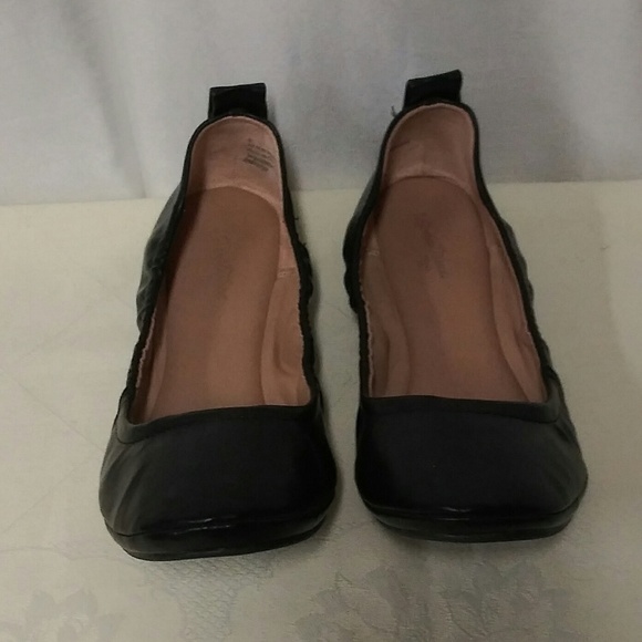 universal thread black flats